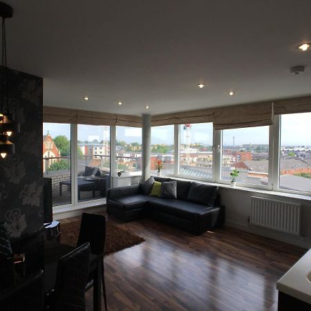 Luxury 2 Bed Penthouse Apartment Near Station ลอนดอน ภายนอก รูปภาพ